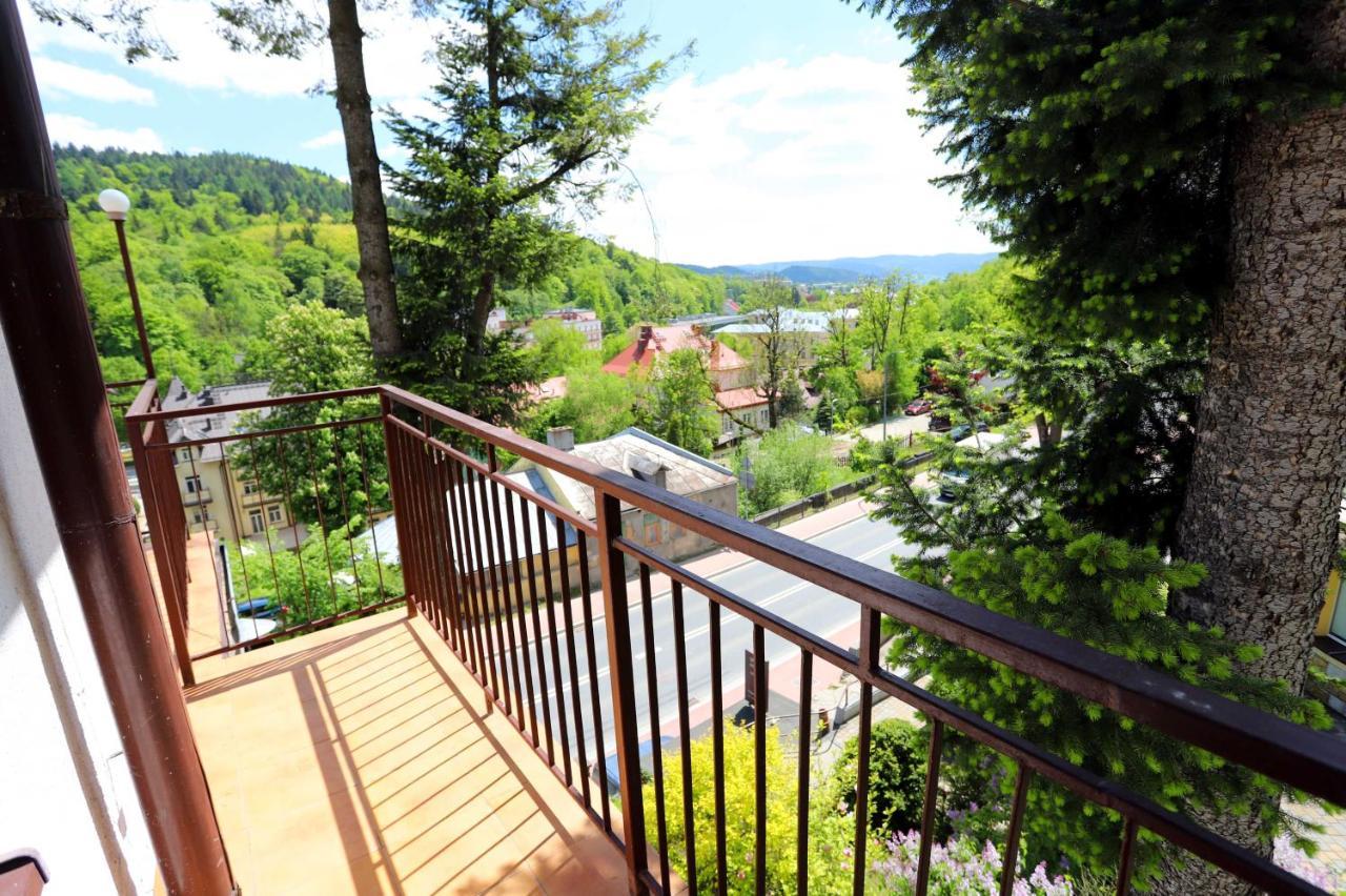 Bed and Breakfast Domy Wczasowe Tryumfy Крыница-Здруй Экстерьер фото