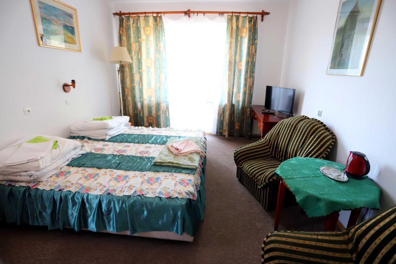 Bed and Breakfast Domy Wczasowe Tryumfy Крыница-Здруй Экстерьер фото
