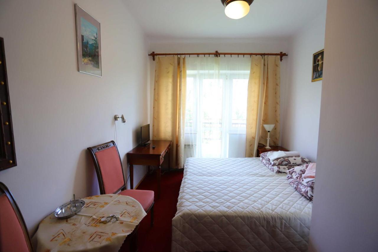 Bed and Breakfast Domy Wczasowe Tryumfy Крыница-Здруй Экстерьер фото