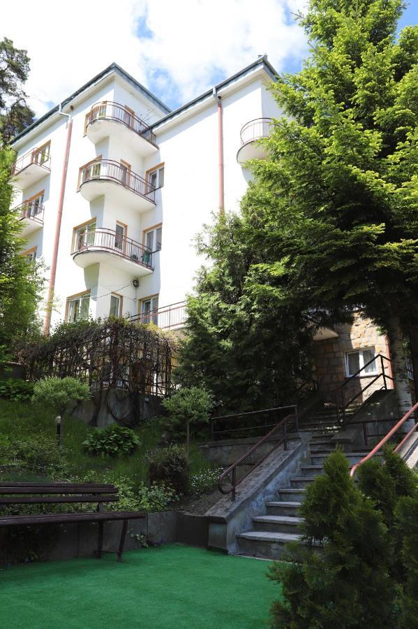 Bed and Breakfast Domy Wczasowe Tryumfy Крыница-Здруй Экстерьер фото