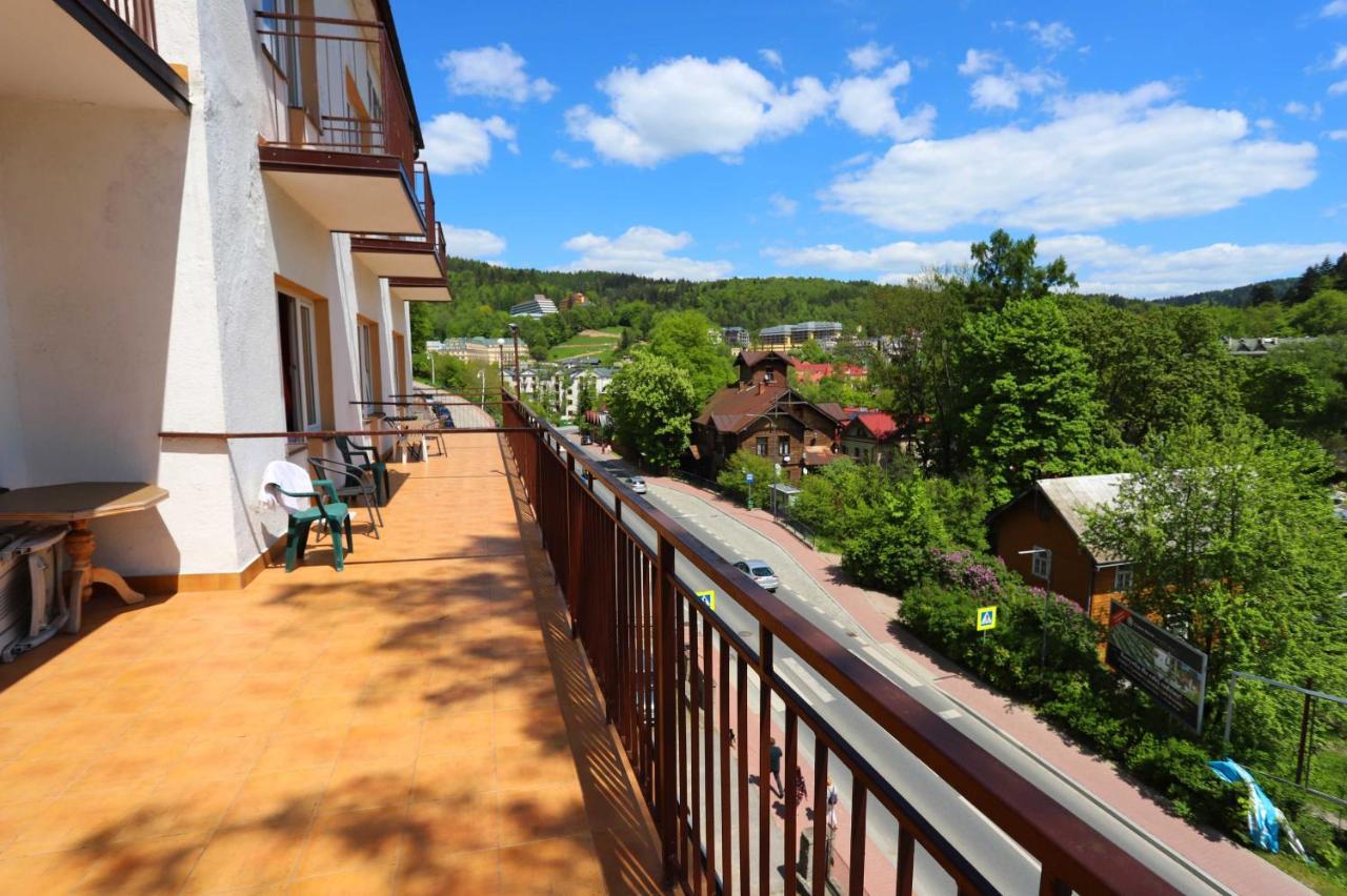 Bed and Breakfast Domy Wczasowe Tryumfy Крыница-Здруй Экстерьер фото