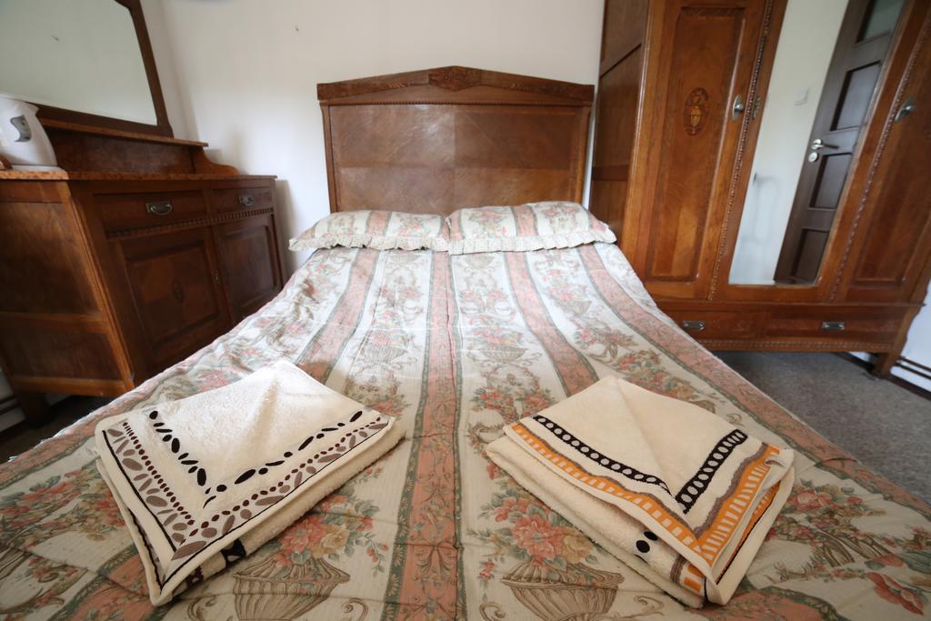 Bed and Breakfast Domy Wczasowe Tryumfy Крыница-Здруй Номер фото