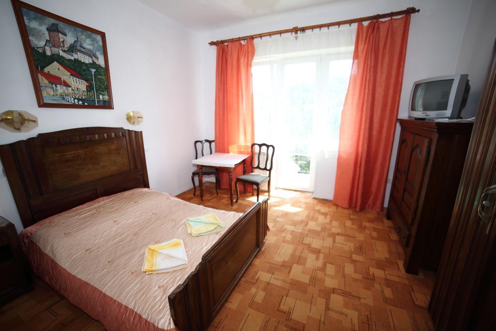 Bed and Breakfast Domy Wczasowe Tryumfy Крыница-Здруй Номер фото