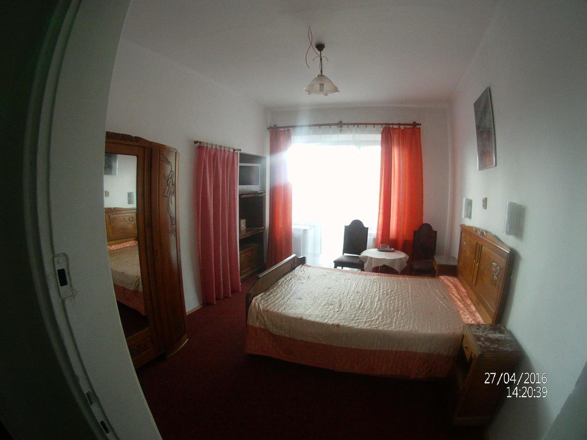 Bed and Breakfast Domy Wczasowe Tryumfy Крыница-Здруй Экстерьер фото